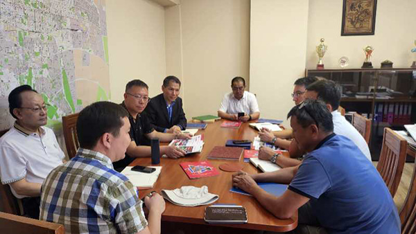 商討1.jpg 商討1.jpg